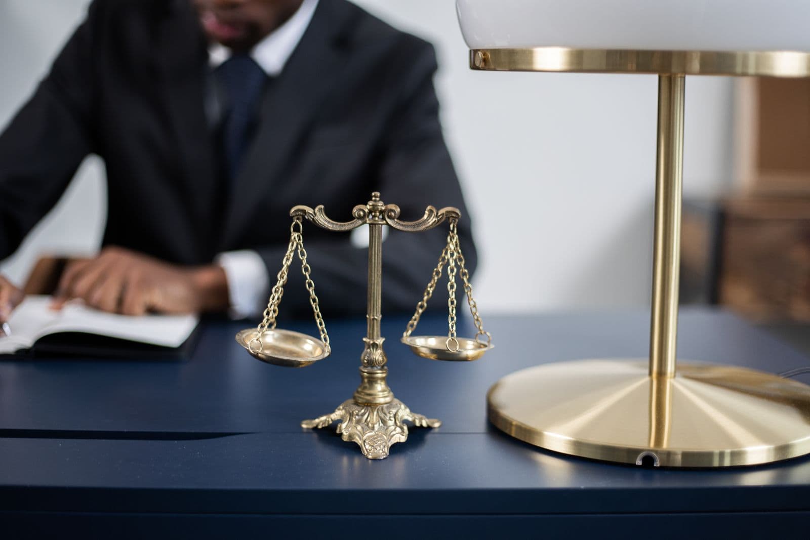Balance de la justice, symbole de l’exécution des décisions de justice